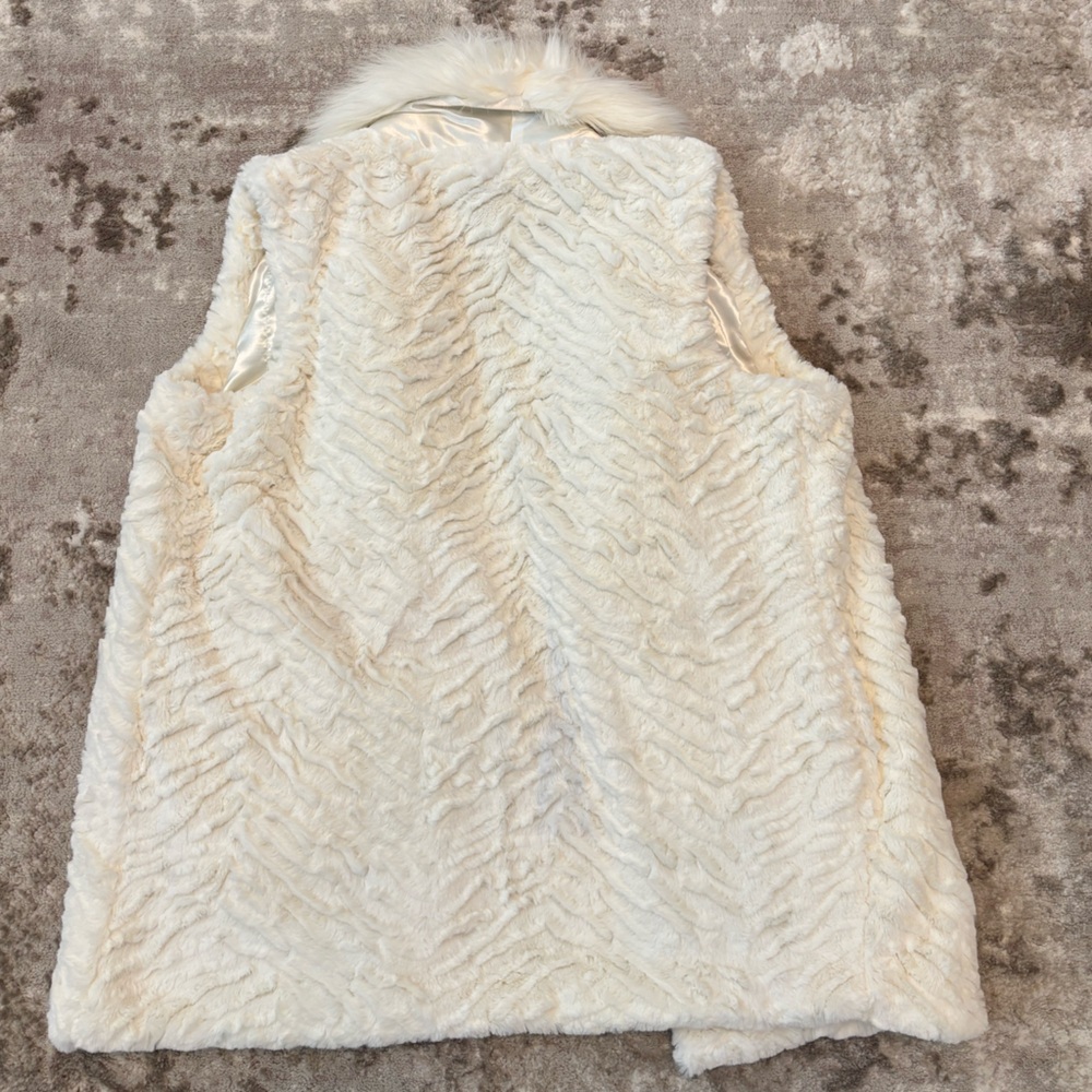 NWT HIGH QUALITY Vintage White Faux Fur Vest L - Picture 7 of 9